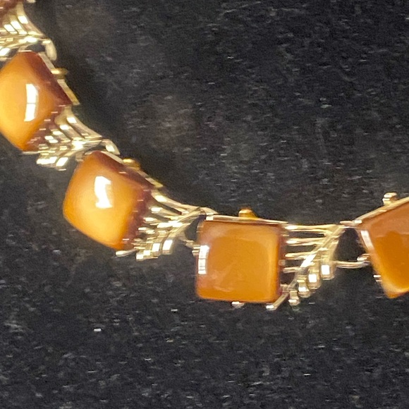 Coro Moonglow Lucite Gold Necklace - Picture 6 of 13